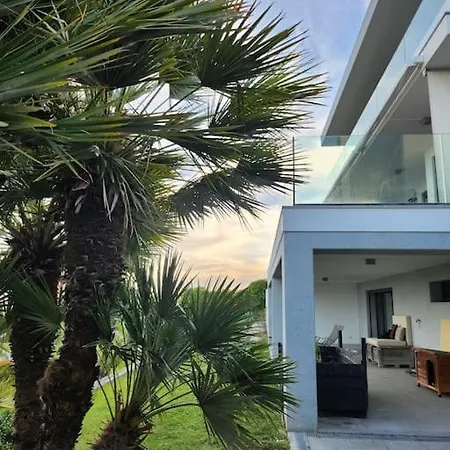 Modern With Sea * Cruz Quebrada