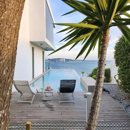 Villa Modern With Sea