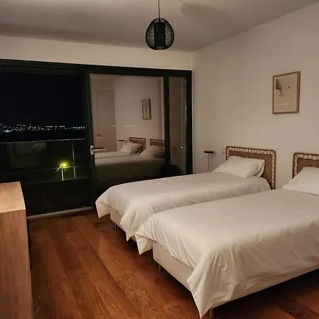 Modern With Sea * Cruz Quebrada
