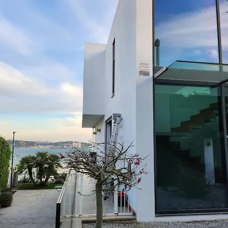 Villa Modern With Sea