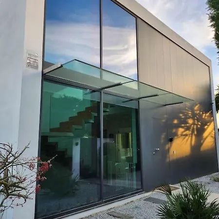 Villa Modern With Sea